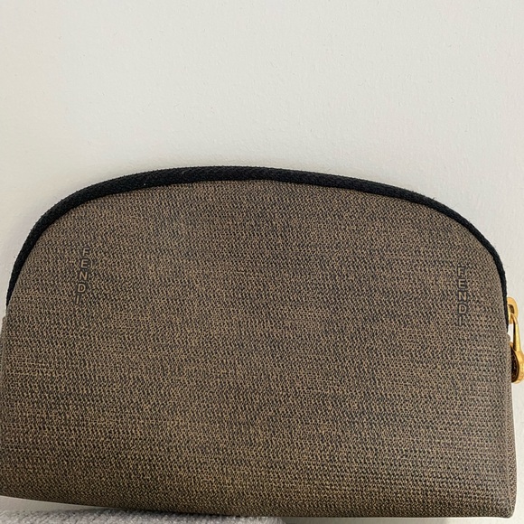 Fendi Vintage Coin Pouch / Zip Purse – Authentic, Excellent Condition - Picture 8 of 11